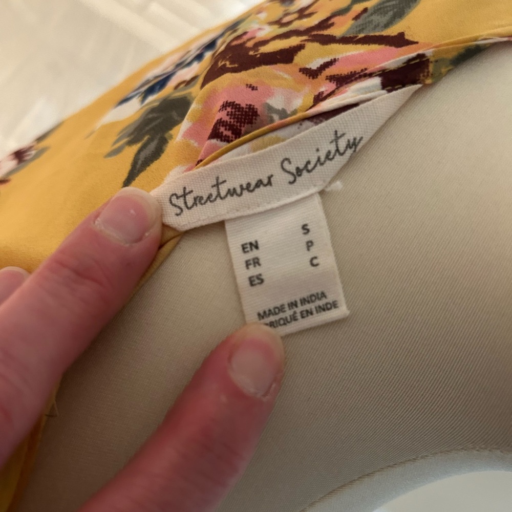 Floral Wrap Top in Yellow - Picture 3 of 3